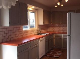 711 W Main St, Carlton, OR 97111