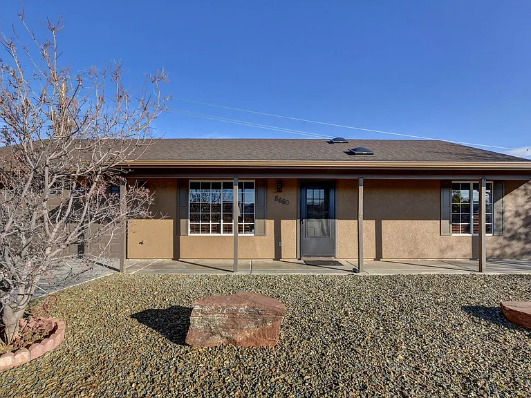 8660 E Manley Dr — Photo 1
