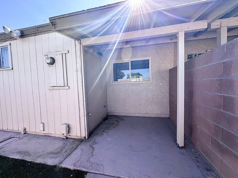 328 Linn Ln — Photo 14