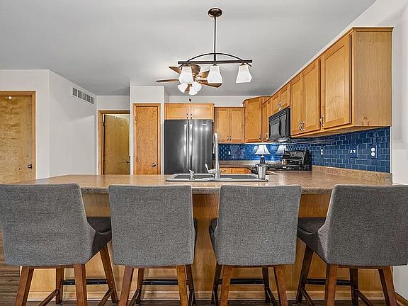 5th image of 19 Meadowlark Dr