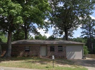 1920 Edgehill Dr, Benton, AR 72015