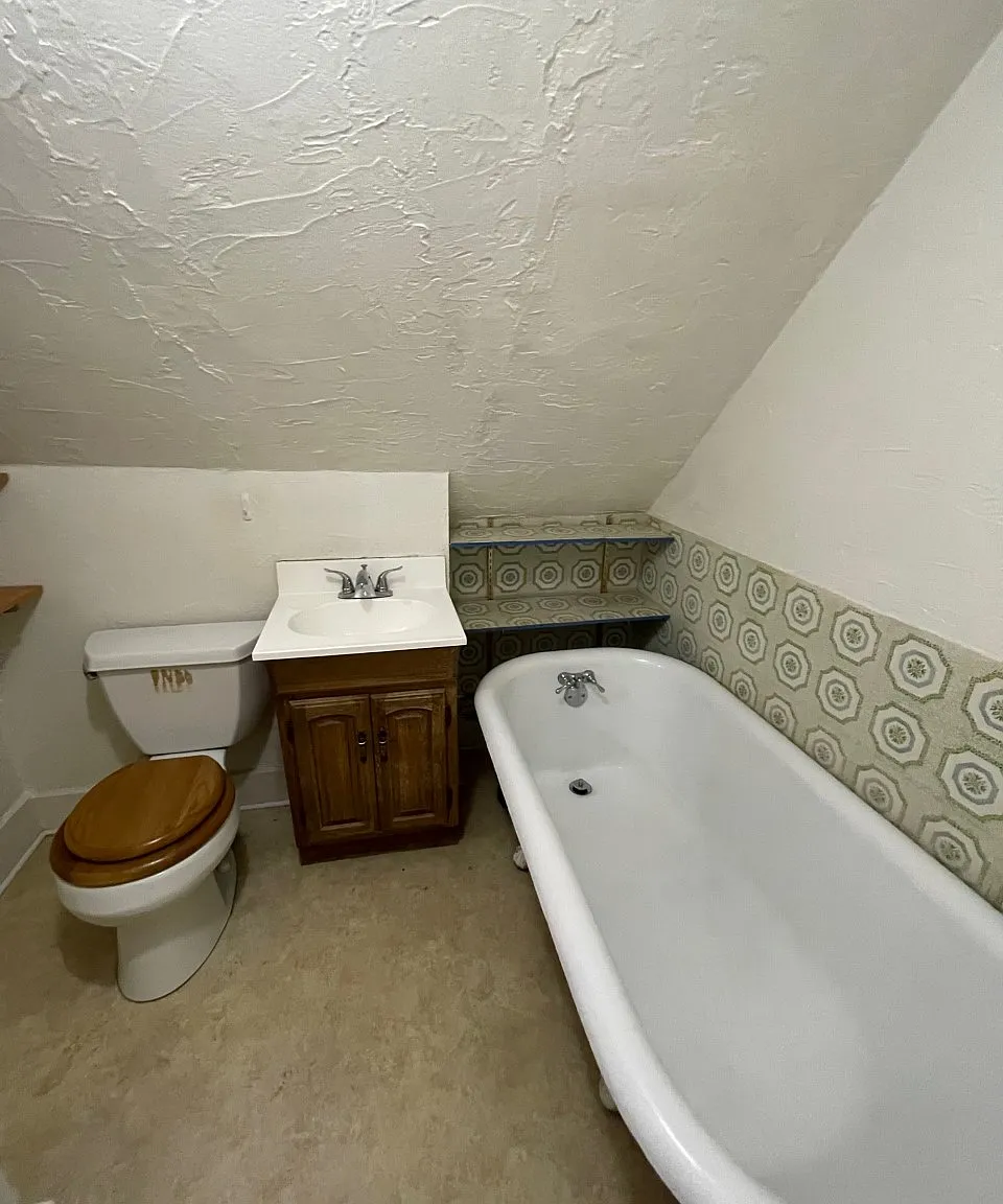 3 bed, $1,200 — Photo 4