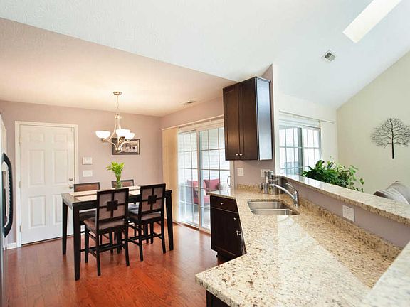 5th image of 53 Fawn Meadow Ct