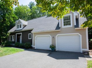 12 Chatsworth Rd #12, Granby, CT 06035