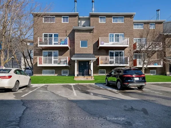 1589 Saint Bernard St #403, Ottawa, ON K1T 3H6