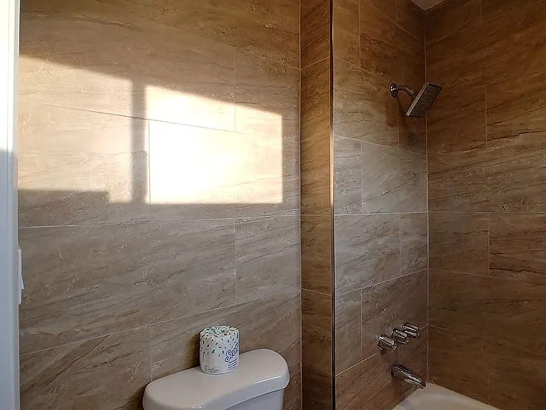 Five Star Suites — Photo 64