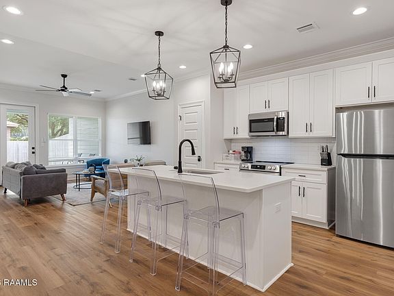 3rd image of 300 Avenue B Unit B