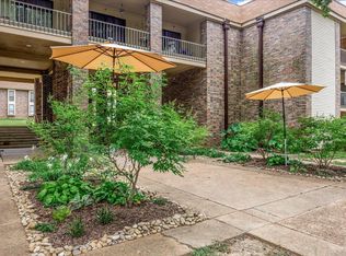 1855 Poplar Woods Cir W APT 301, Memphis, TN 38138
