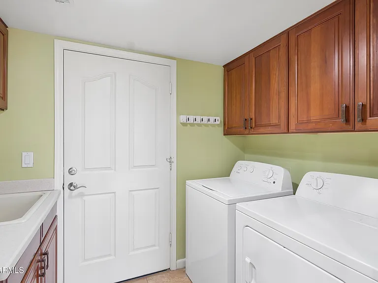 1307 E Treasure Cove Dr — Photo 25