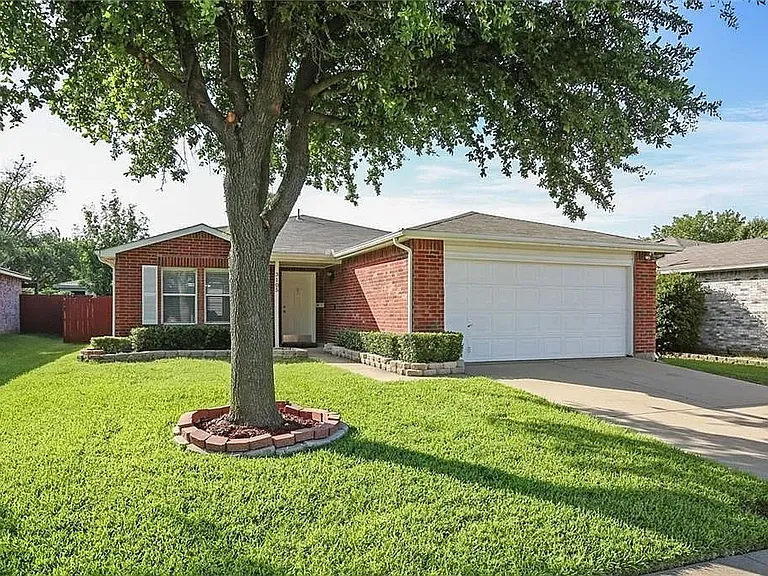 3105 Westview Dr — Photo 1