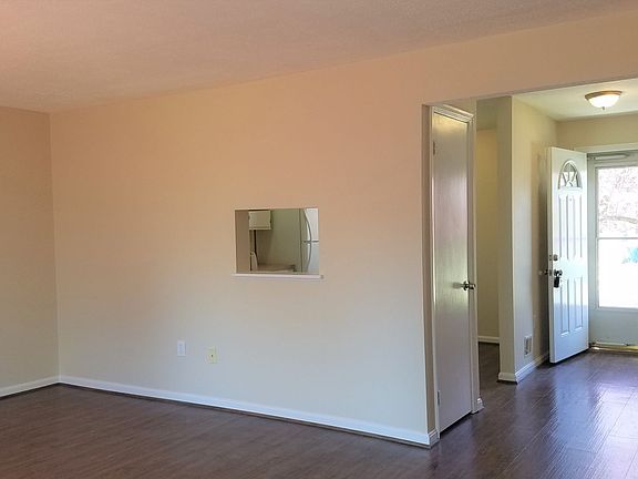 4th image of 1669 Colonial Way