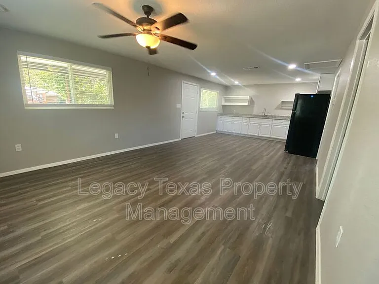 1113 S Walnut St #A — Photo 10