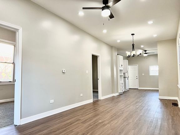 5th image of 10711 S Green Bay Ave