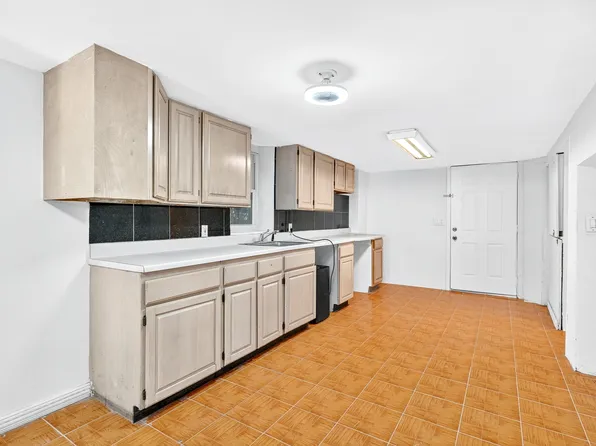 6015 Independence Avenue image 60 of 85