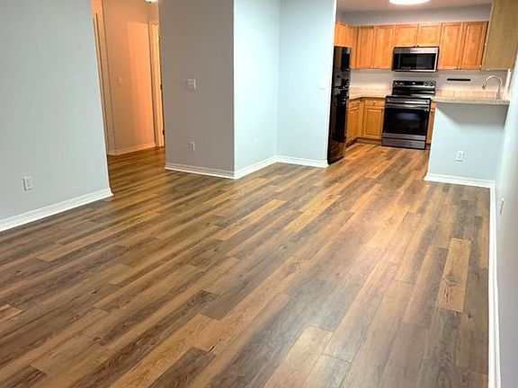 5th image of 352 N Promenade #109