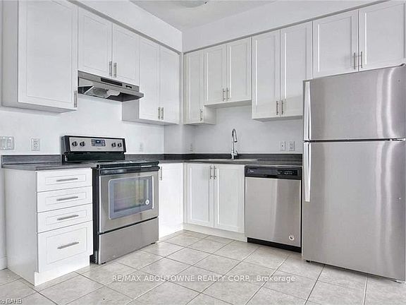 2nd image of 2490 Old Bronte Rd #515