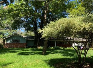 909 Monroe St, Crockett, TX 75835
