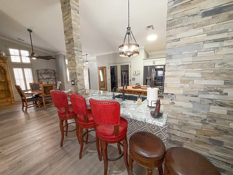 1394 Harbour Dr — Photo 11