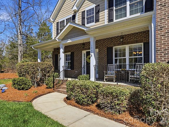 5th image of 1909 Abbotts Creek Rd