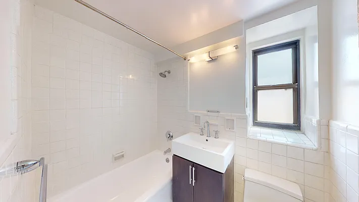 Rented by Bond New York | media 9