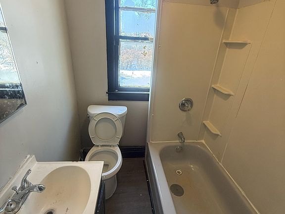3rd image of 510 Clinton Ave Floor 2
