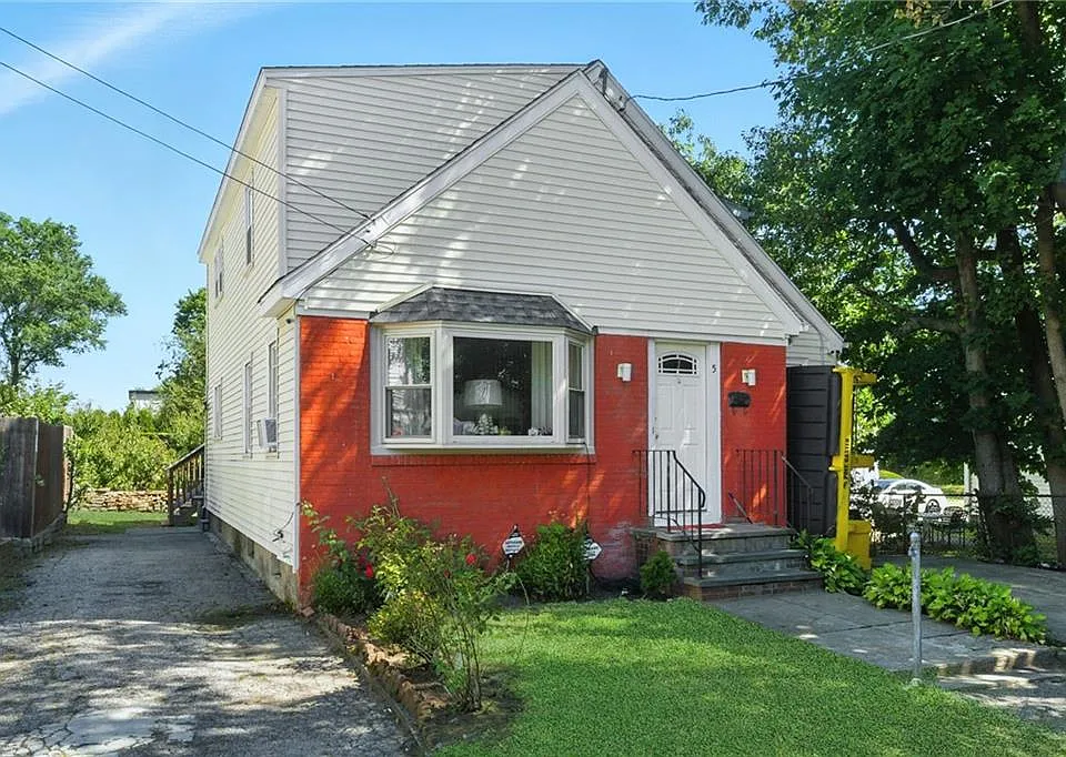 5 Bradley St #2