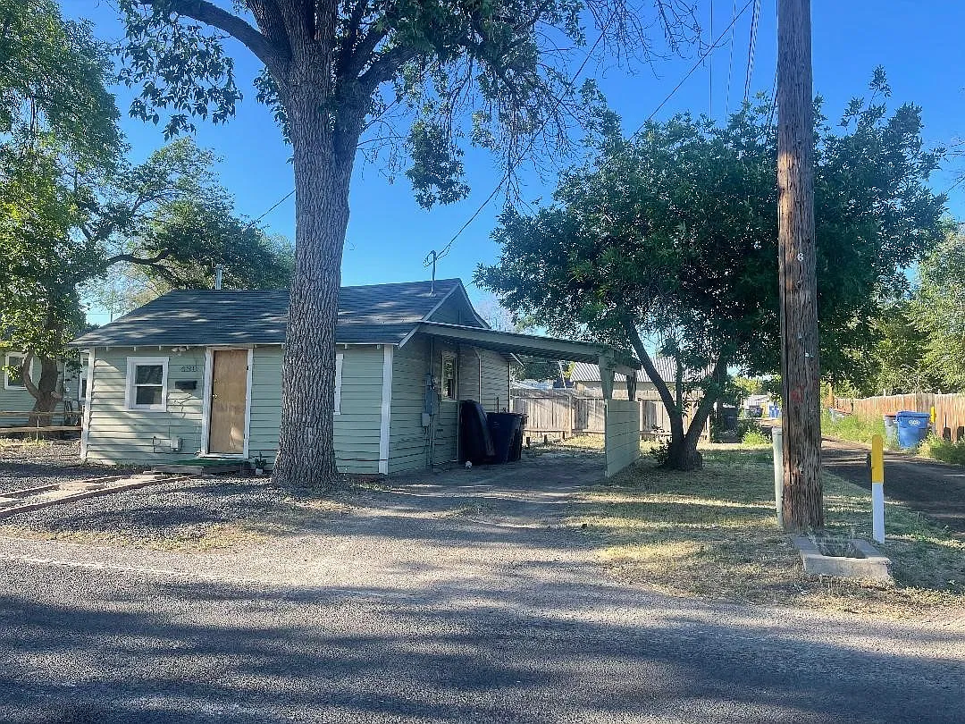 1 bed, $1,000 — Photo 1