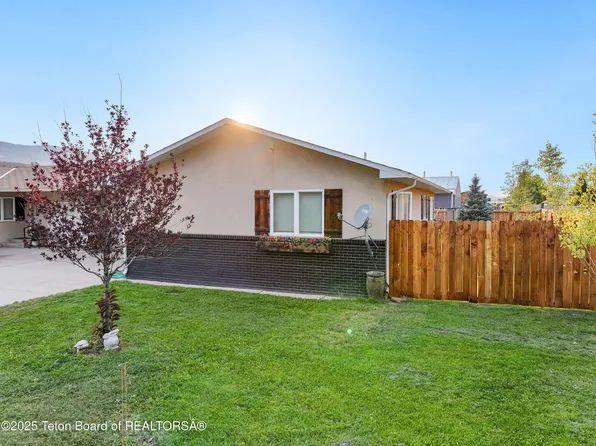 102 Taylor Creek Rd, Dubois, WY 82513