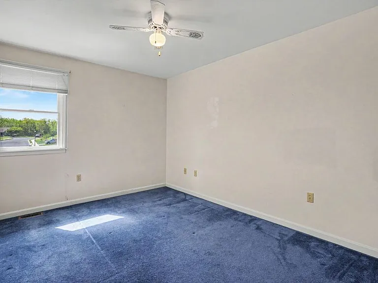 99 Lee Ann Ct — Photo 12