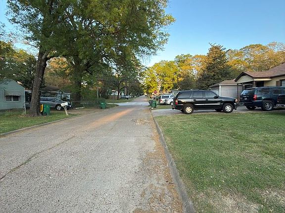 3rd image of 405 Blanton St