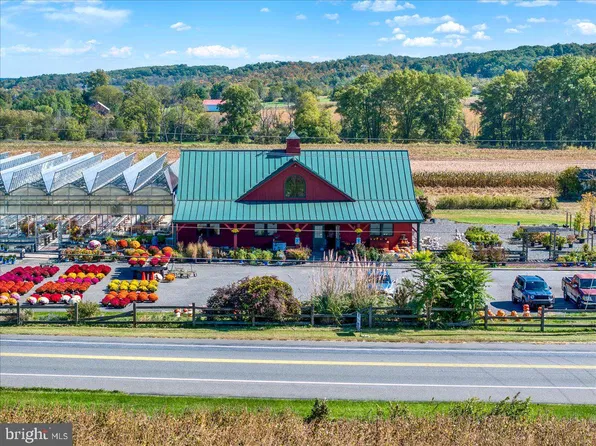 8364 Chestnut St, Barto, PA 19504