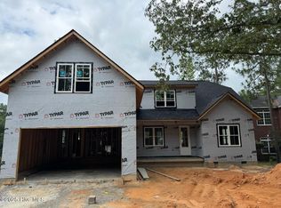 836 Greenbriar Dr, Vass, NC 28394