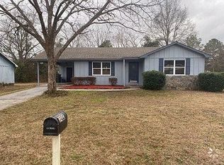 702 Coventry Cir, Perry, GA 31069