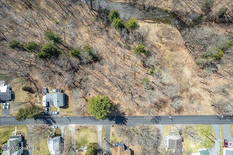2nd image of 99 Maple Avenue