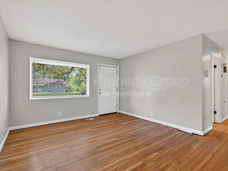 257 Glen Garry Rd — Photo 1