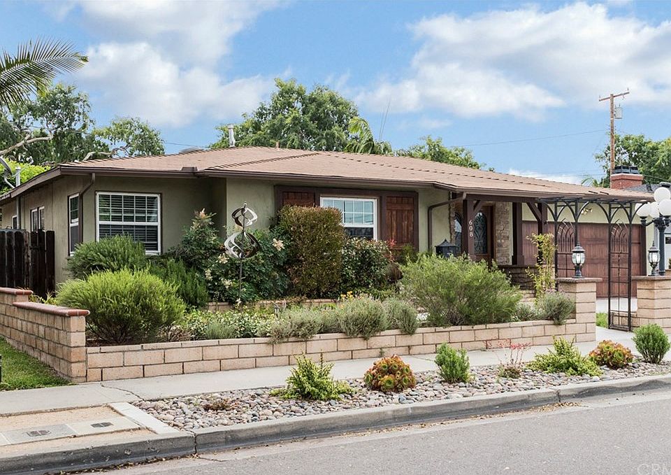 1st image of 608 Princeton Cir W
