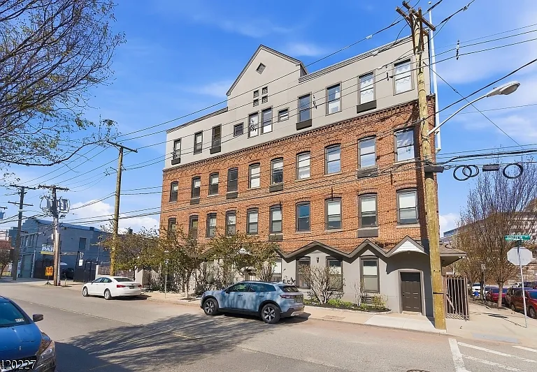 39-45 Bruen St #4 — Photo 1