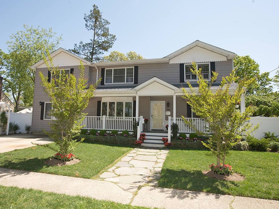 1st image of 238 Tyrconnell Ave