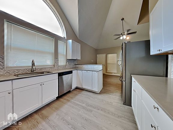 4th image of 104 Lake Point Ct