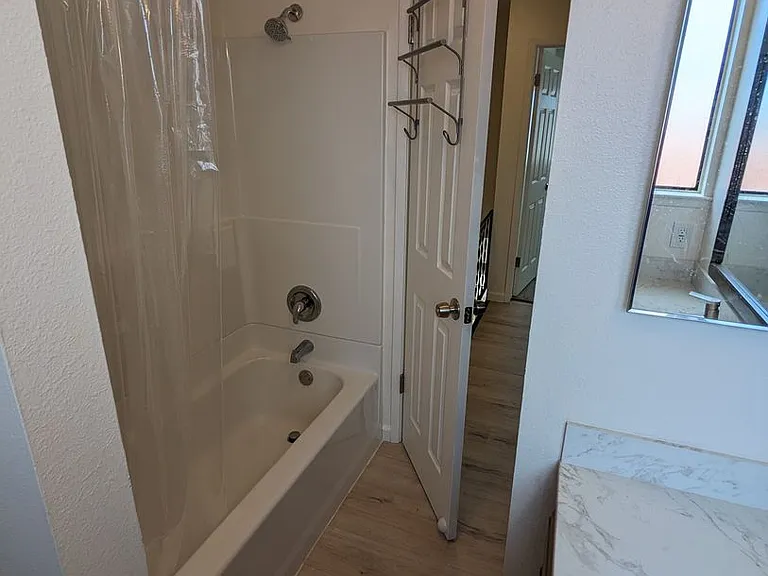 701 N C St — Photo 14