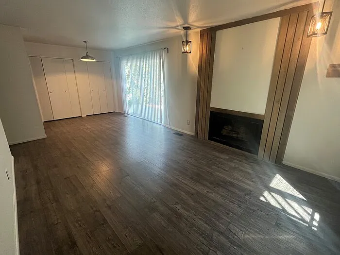 2 bed, 1.0 bath, 936 sqft, $1,650 — Photo 2