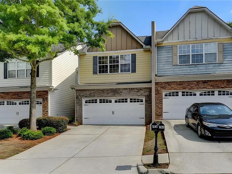 1641 Tailmore Ln — Photo 1
