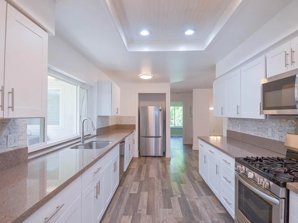 1321 Astoria Dr