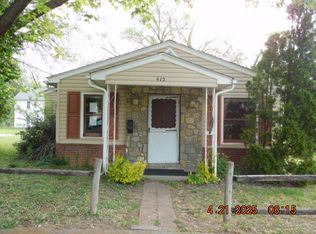 412 S Broad St, Salem, VA 24153