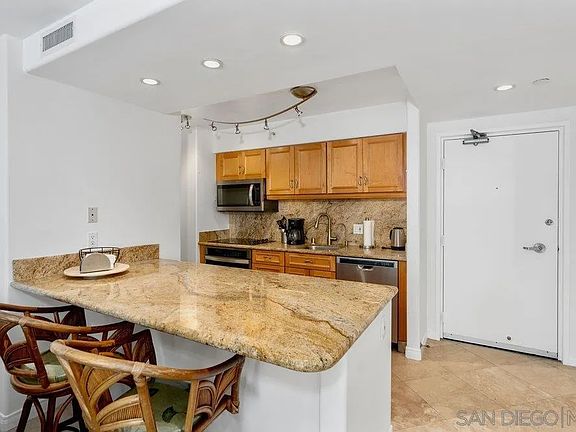 4th image of 1810 Avenida Del Mundo Unit 601