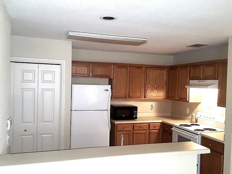 21637 Boggy Ford Rd #B — Photo 4