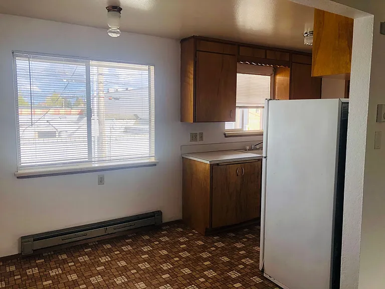 3821 S Thompson Ave — Photo 9
