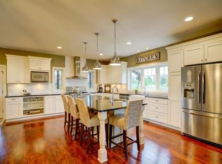 908 Lindsay Ct, Cottage Grove, WI 53527