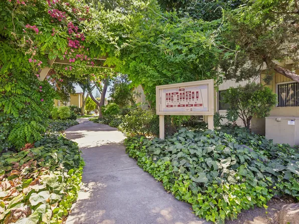 The Foothills Apartments