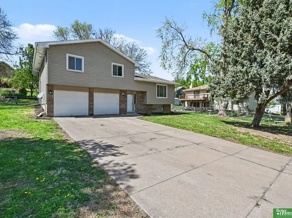 906 Overland Trl, Papillion, NE 68046